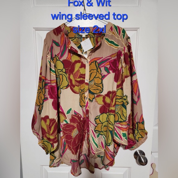Floral wing sleeve top - Picture 1 of 1